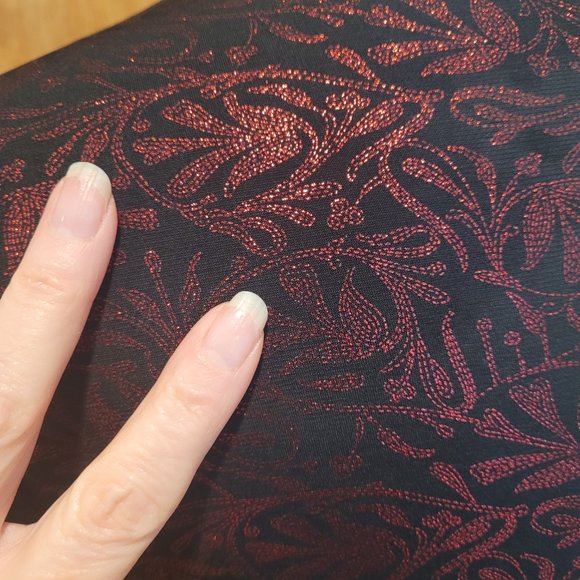 Jaclyn Smith Metallic Round Neck Burgundy Short Sleeve Top. Size S/C - Picture 6 of 8